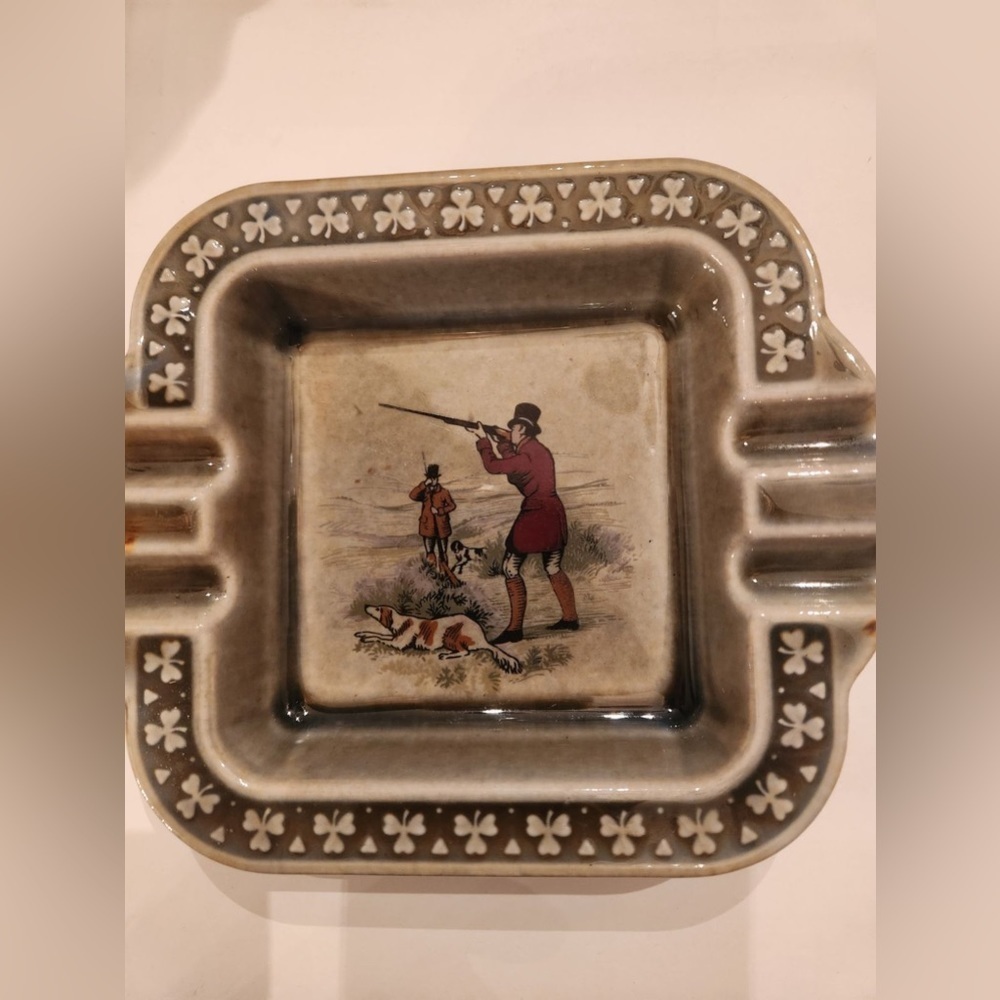 Vintage Irish Porcelain Wade Dish Armagh Pottery Ashtray 5” x 6” Hunting Scene